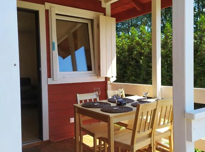 Czerwone Wartowo 度假居 Kołczewo